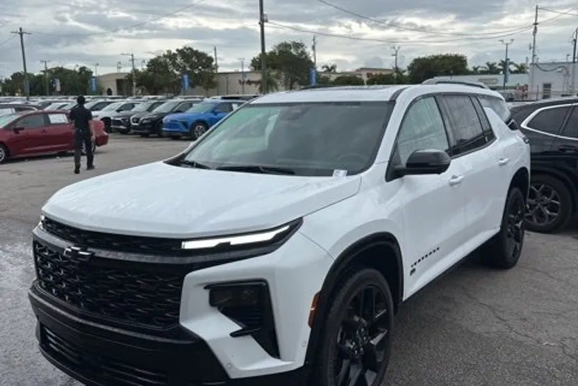 2024 Chevrolet Traverse RS photo 1