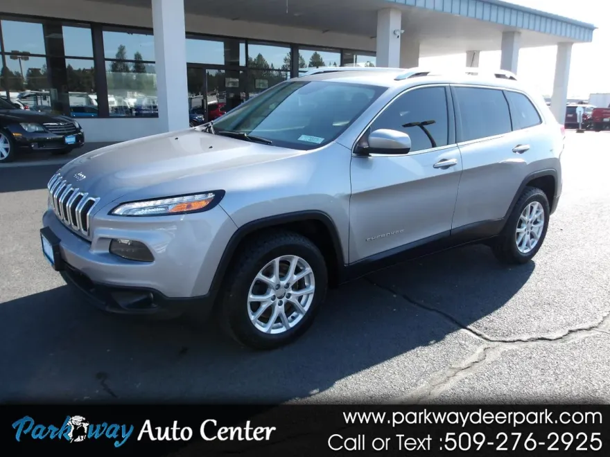 2017 Jeep Cherokee Latitude photo 1