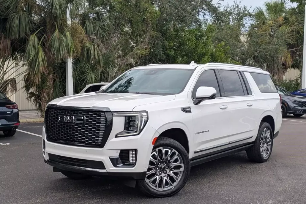 2023 Gmc Yukon XL Denali Ultimate photo 1