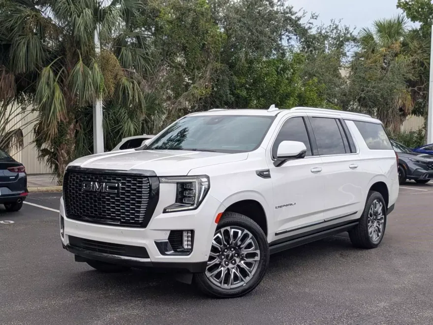 2023 Gmc Yukon XL Denali Ultimate photo 1