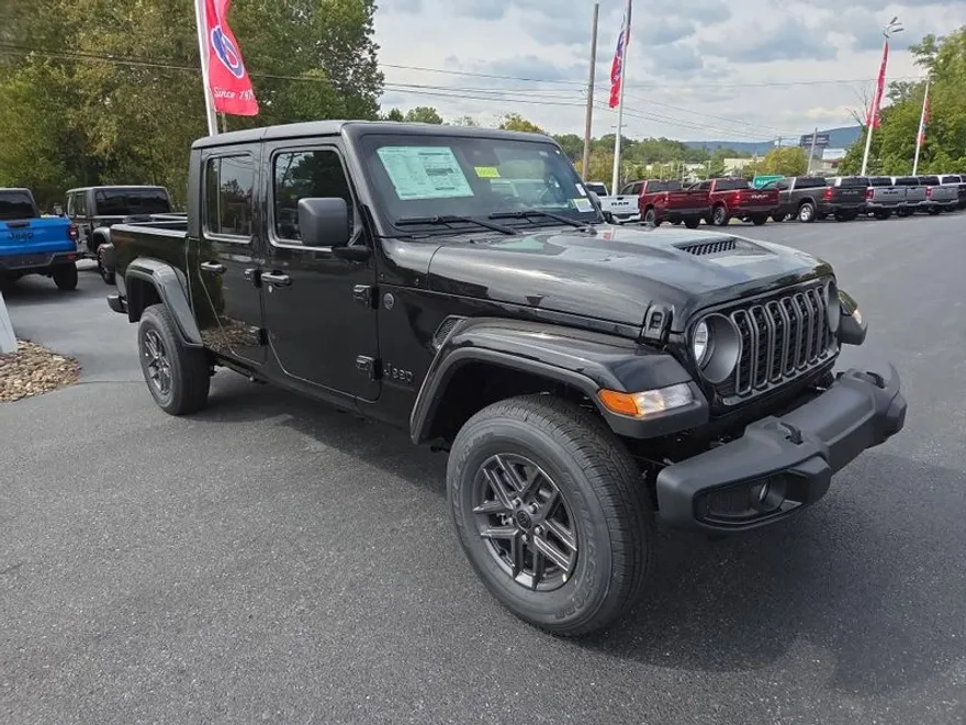 2025 Jeep Gladiator Sport S photo 1