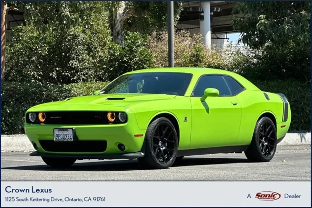 2015 Dodge Challenger R/T Scat Pack photo 1