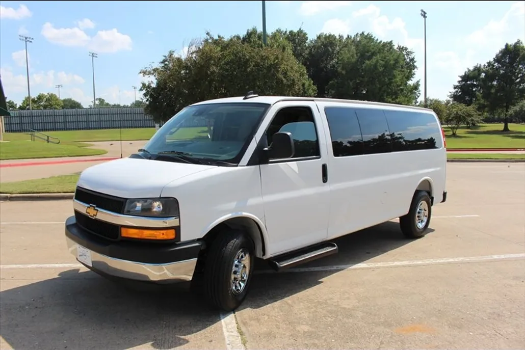 2025 Chevrolet Express LT 3500 photo 1