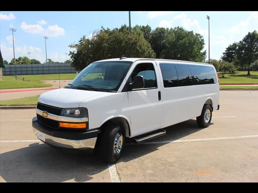 2025 Chevrolet Express LT 3500 photo 1