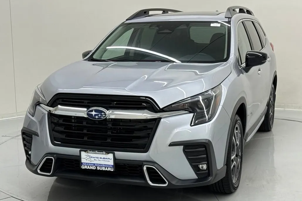2025 Subaru Ascent Touring photo 1