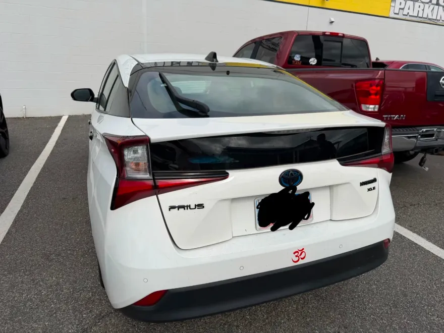 2022 Toyota Prius XLE photo 1