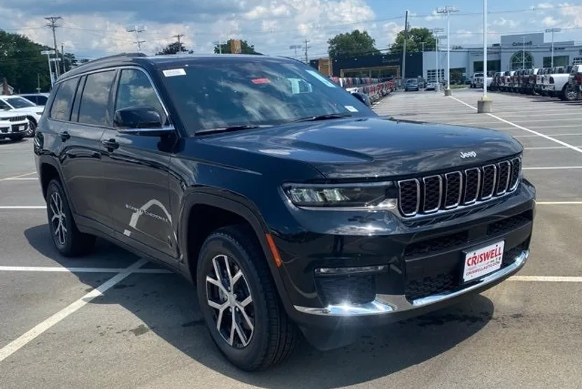 2025 Jeep Grand Cherokee Limited photo 1