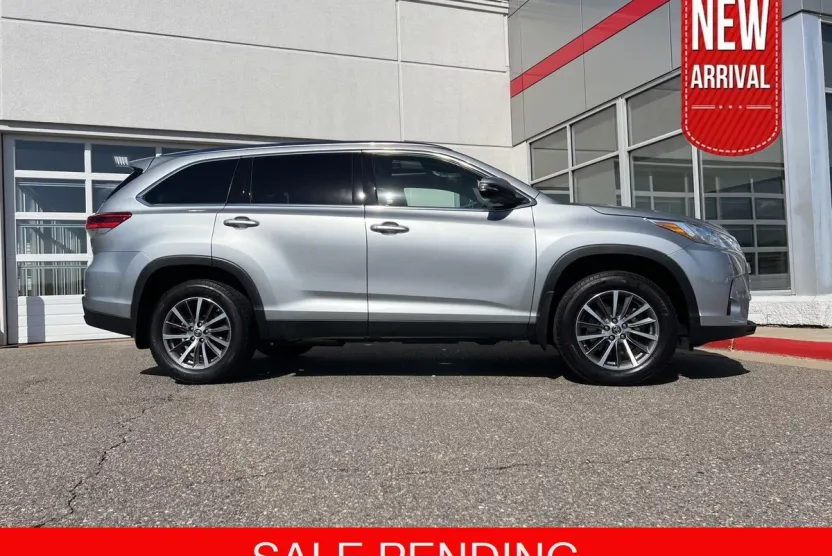 2019 Toyota Highlander XLE photo 1