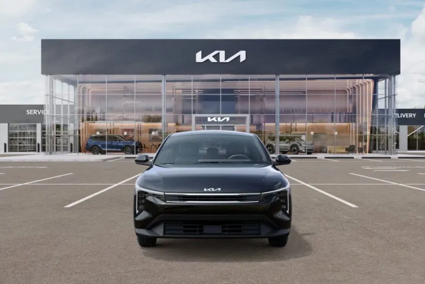 2025 Kia K4 LXS photo 1