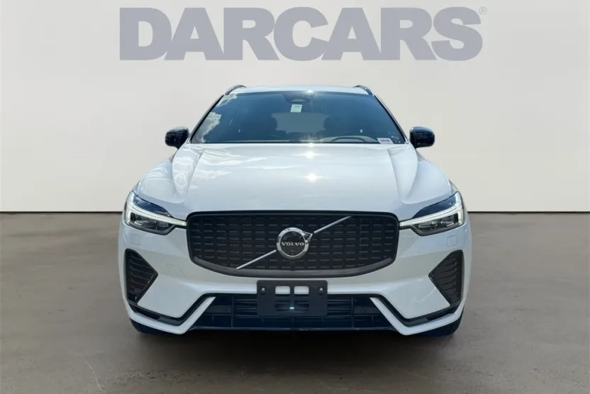 2025 Volvo XC60 Hybrid T8 Plus photo 1