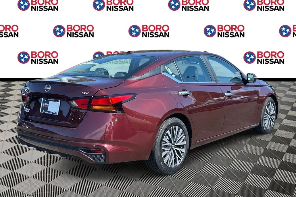 2023 Nissan Altima 2.5 SV photo 1