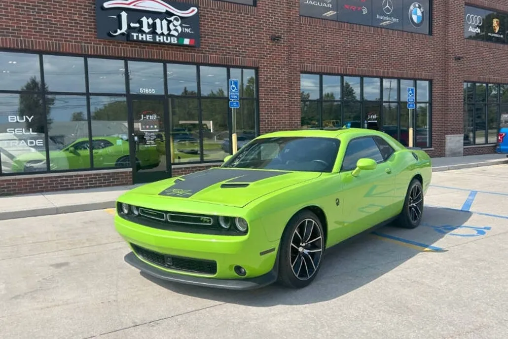 2015 Dodge Challenger R/T Scat Pack photo 1