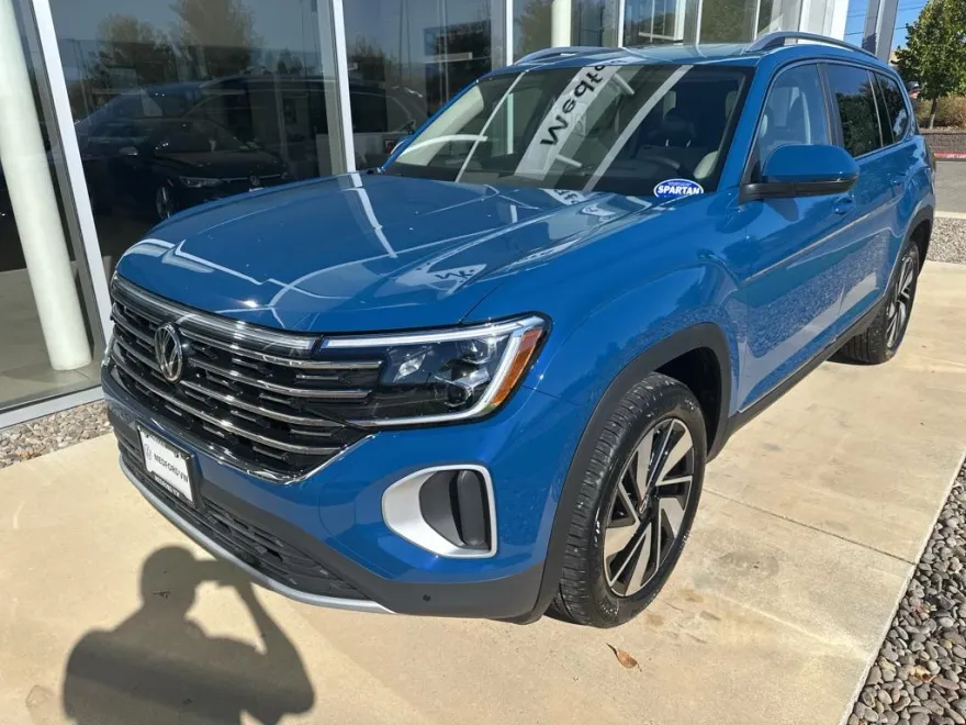 2025 Volkswagen Atlas SEL photo 1