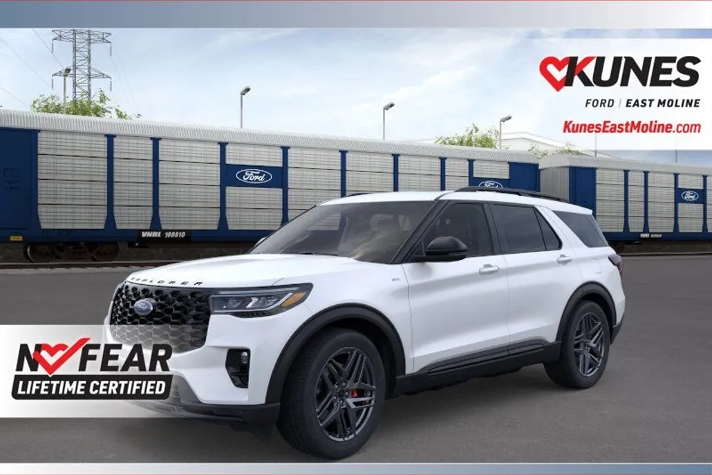 2025 Ford Explorer ST-Line photo 1