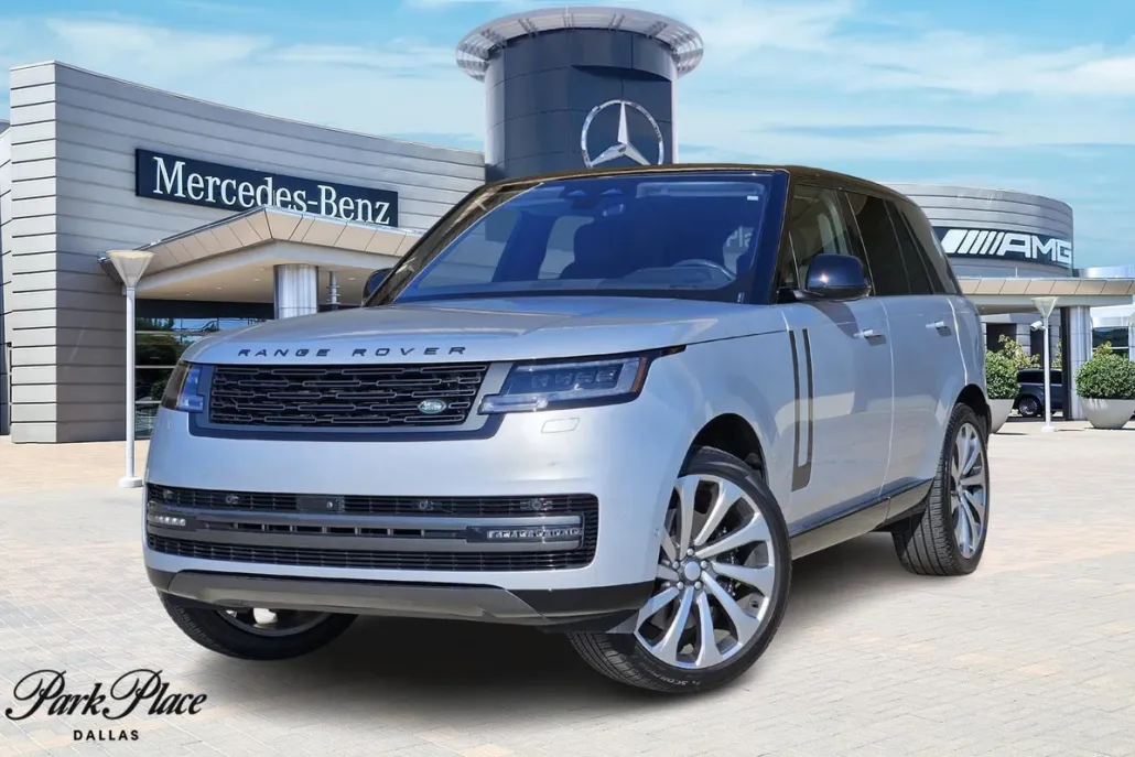 2023 Land Rover Range Rover SE photo 1