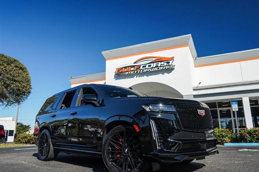 2023 Cadillac Escalade photo 1