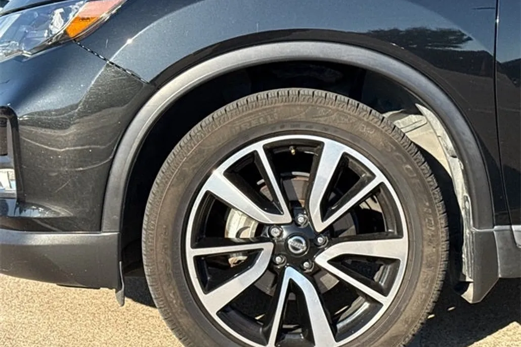 2019 Nissan Rogue SL photo 1