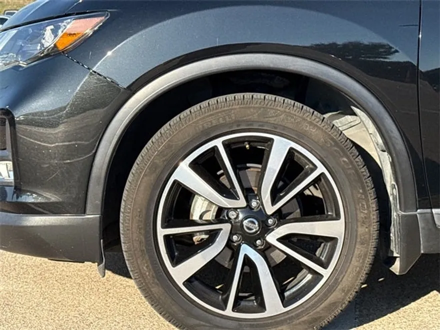 2019 Nissan Rogue SL photo 1