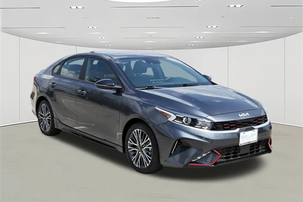 2024 Kia Forte GT-Line photo 1