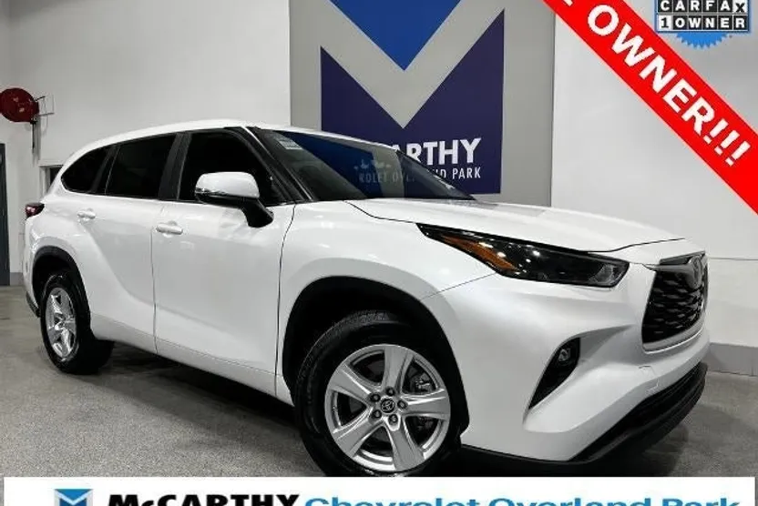 2023 Toyota Highlander L photo 1