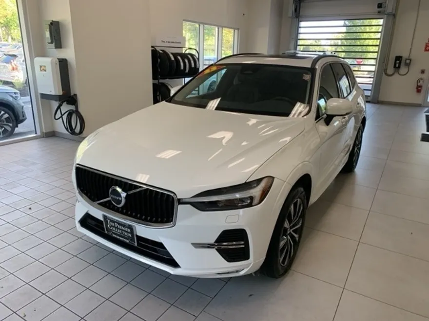 2023 Volvo XC60 B5 Core photo 1