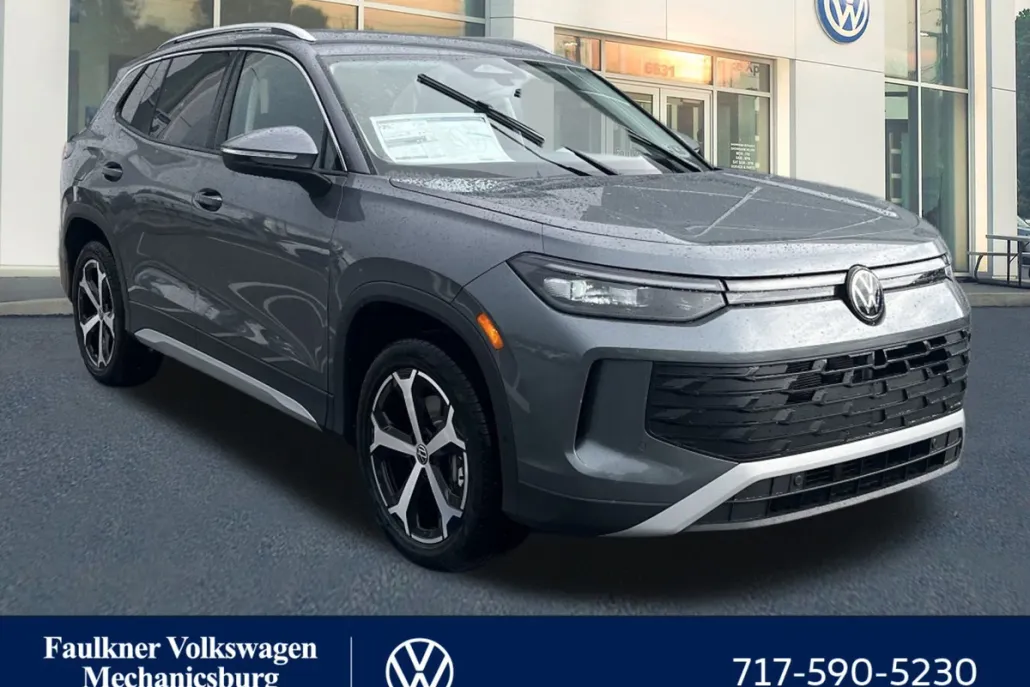 2025 Volkswagen Tiguan SE photo 1