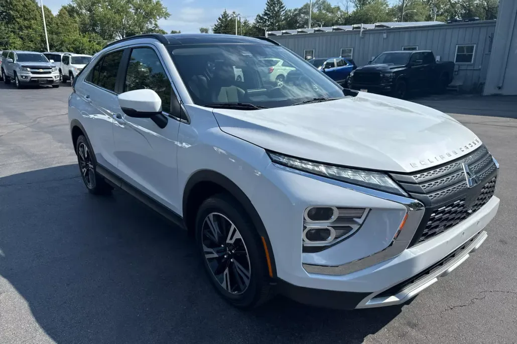 2024 Mitsubishi Eclipse Cross SE photo 1
