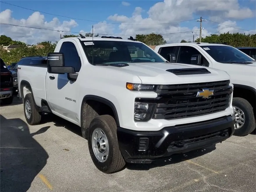 2025 Chevrolet Silverado 2500HD photo 1