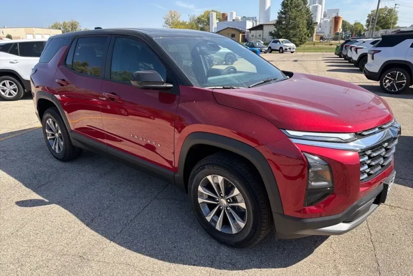 2026 Chevrolet Equinox LT photo 1