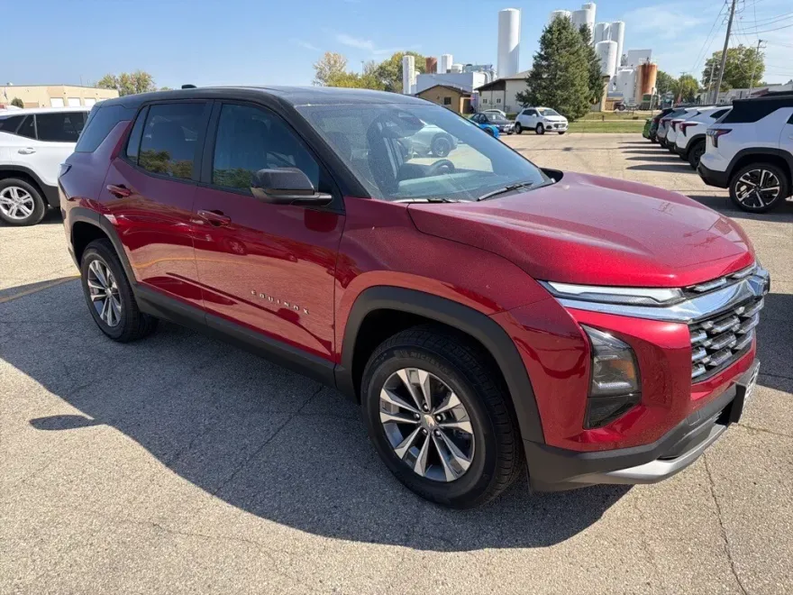 2026 Chevrolet Equinox LT photo 1