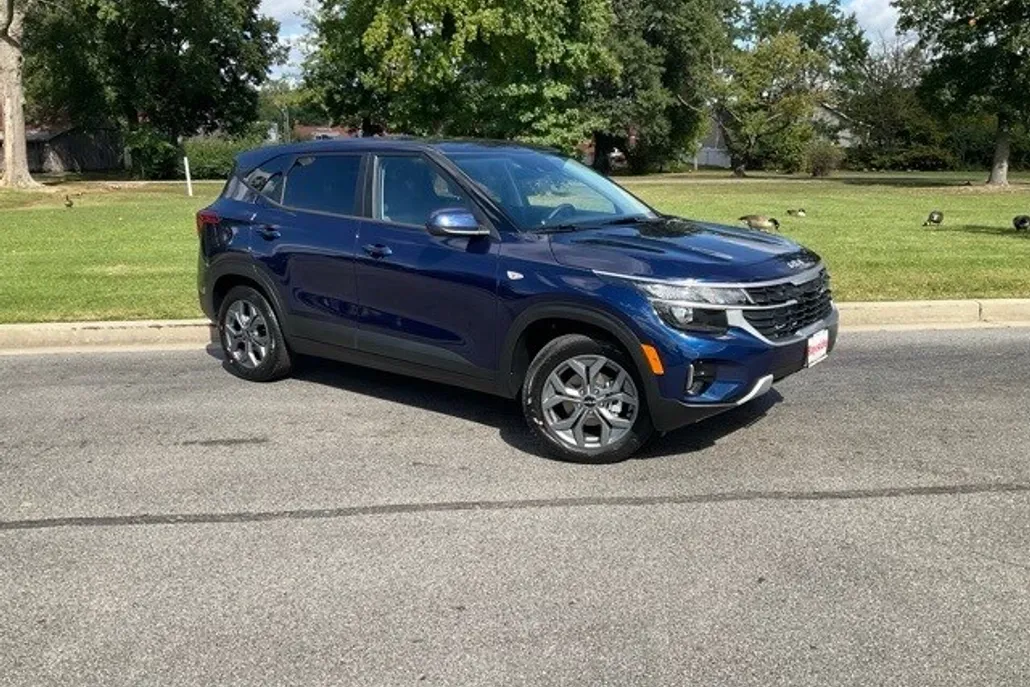 2026 Kia Seltos LX photo 1