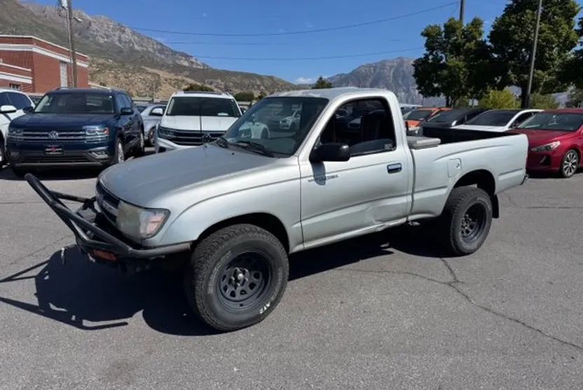 2000 Toyota Tacoma Base photo 1