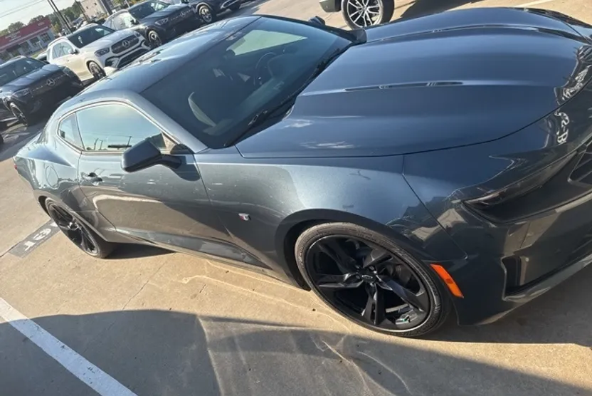 2021 Chevrolet Camaro 1LT photo 1