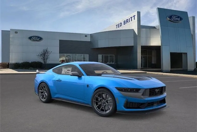 2025 Ford Mustang Dark Horse photo 1