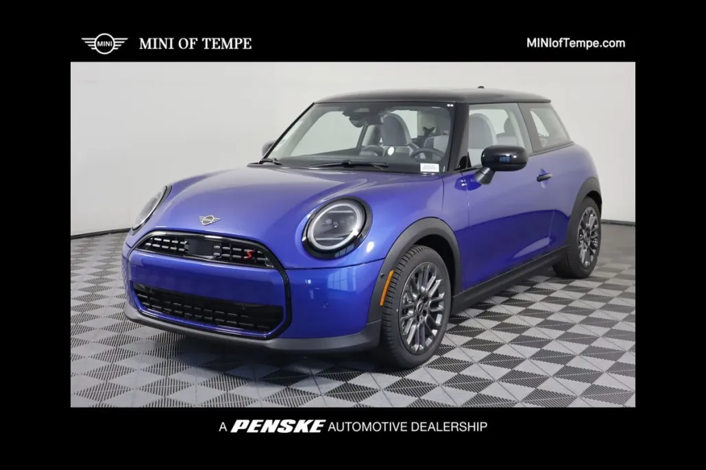2025 Mini Cooper 2 Door Hardtop Signature photo 1