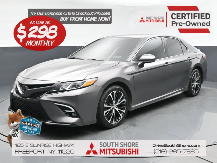 2020 Toyota Camry SE photo 1