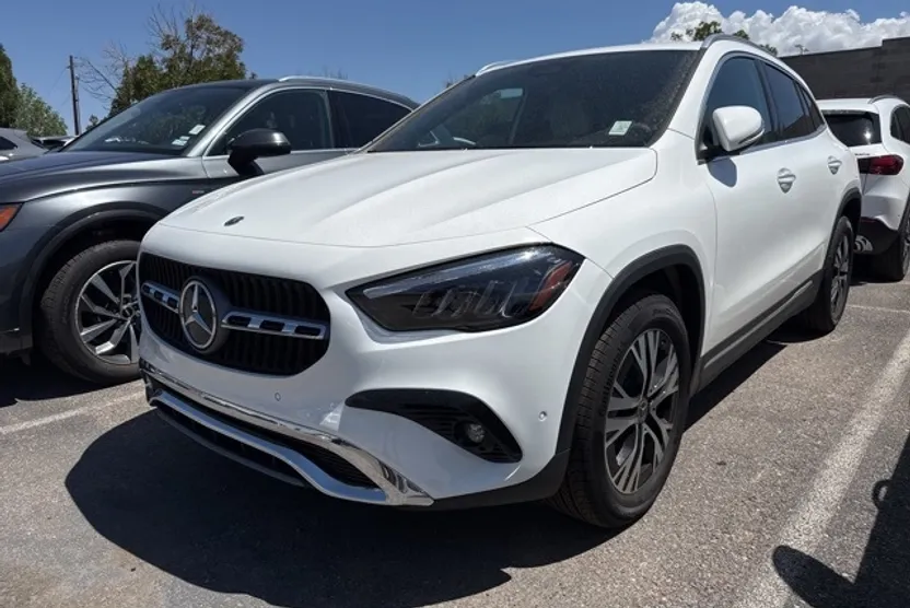 2025 Mercedes Benz GLA 250 4MATIC photo 1