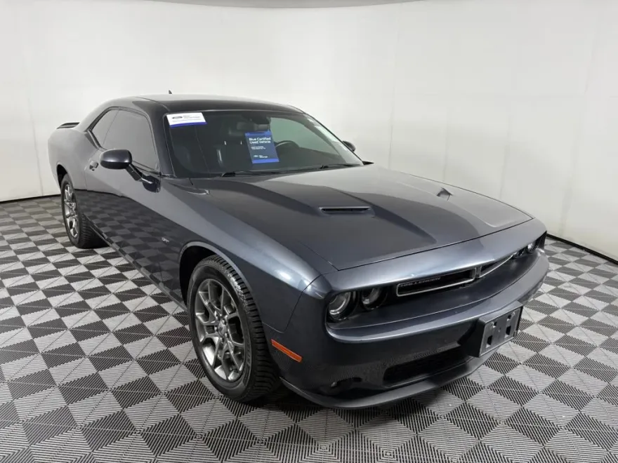 2017 Dodge Challenger GT photo 1