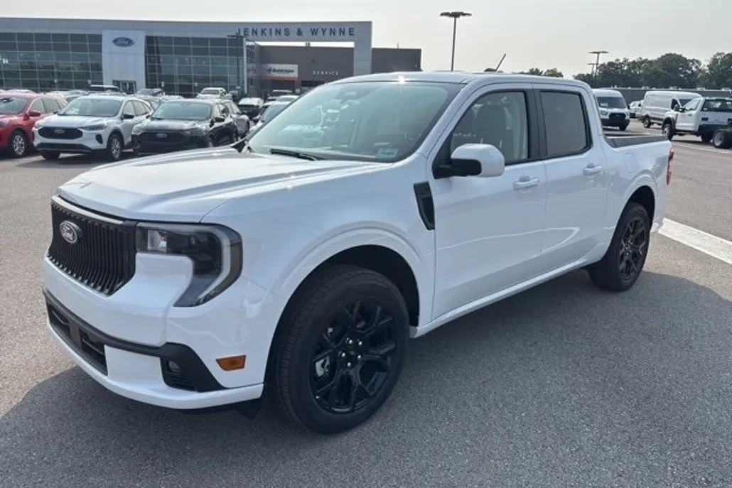 2025 Ford Maverick photo 1