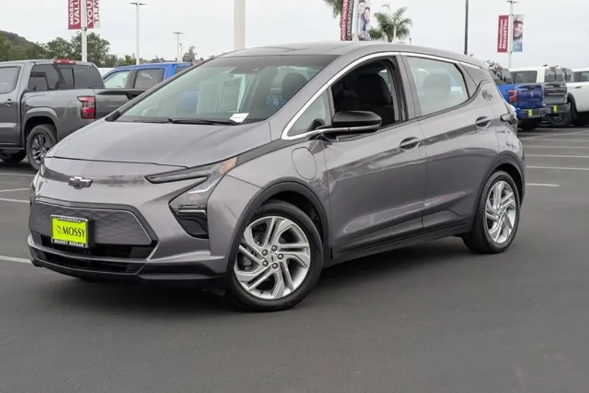 2023 Chevrolet Bolt EV 1LT photo 1
