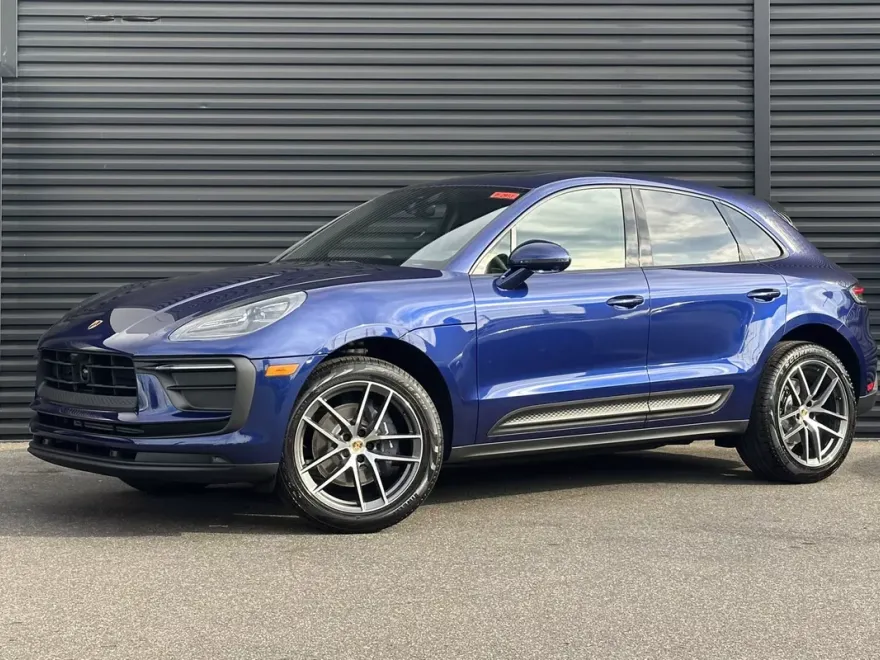2025 Porsche Macan T photo 1