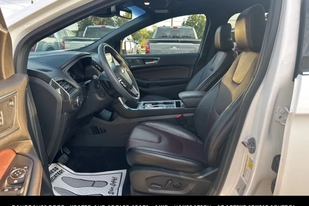 2022 Ford Edge Titanium photo 1
