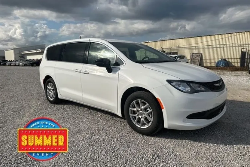 2025 Chrysler Pacifica LX photo 1