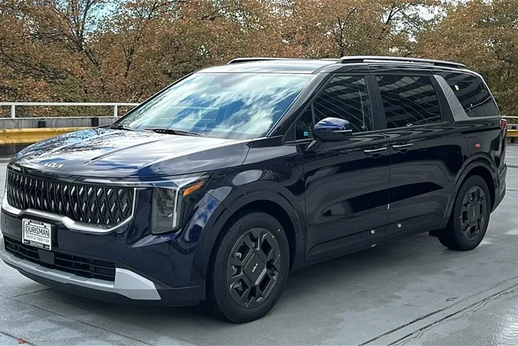 2026 Kia Carnival EX photo 1