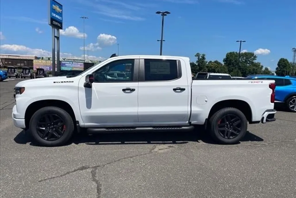 2025 Chevrolet Silverado 1500 RST photo 1