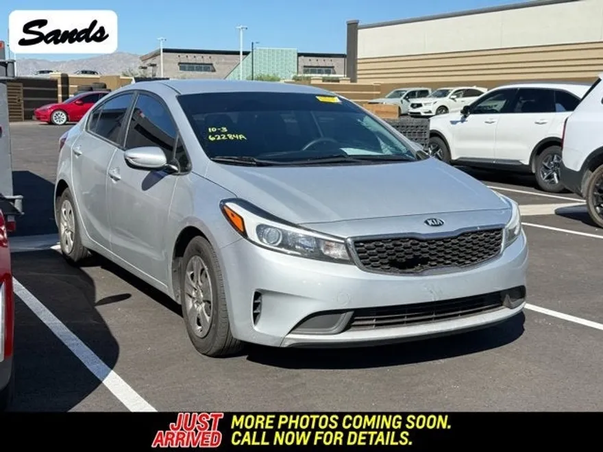 2017 Kia Forte LX Base photo 1