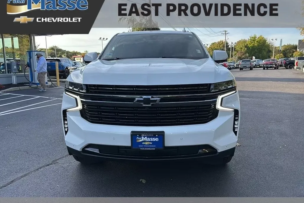2022 Chevrolet Suburban RST photo 1