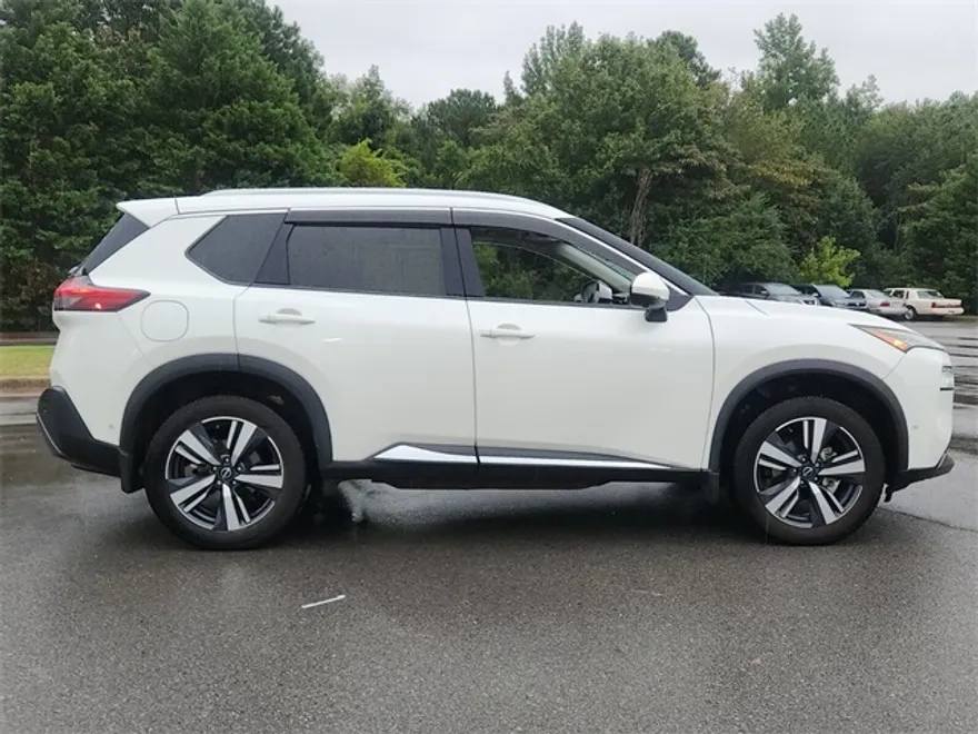 2023 Nissan Rogue SL photo 1