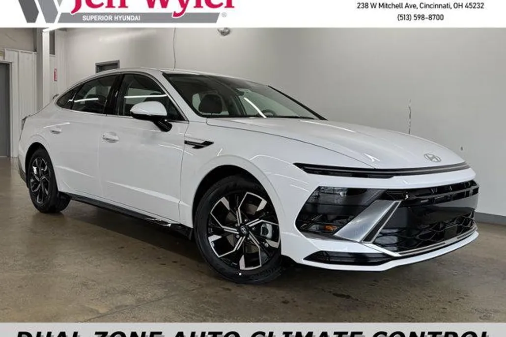 2025 Hyundai Sonata SEL photo 1