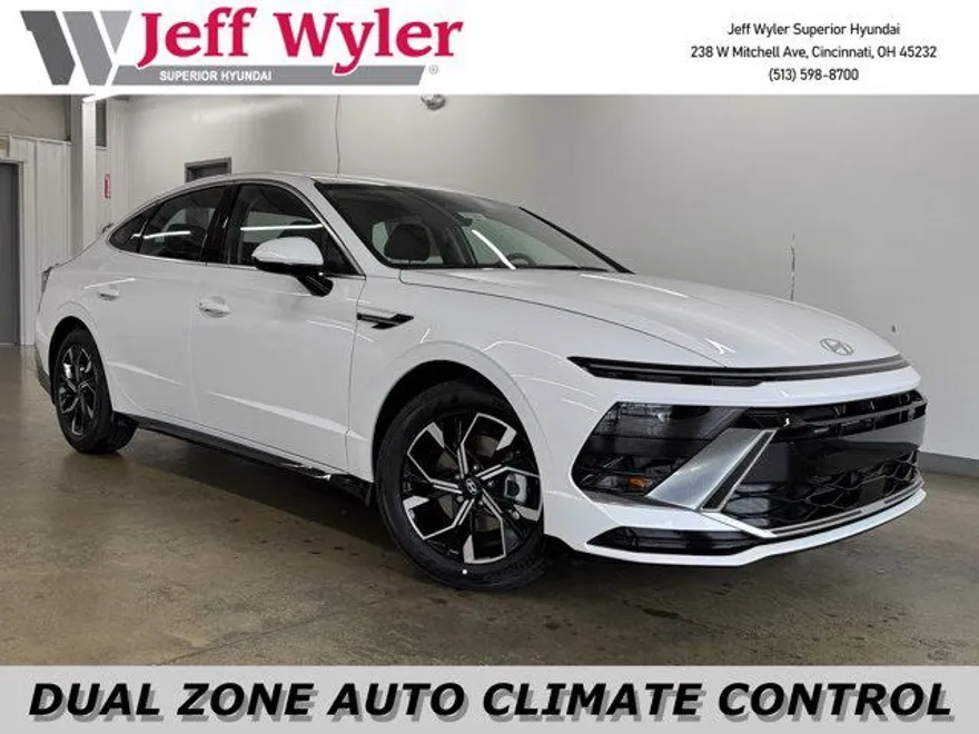 2025 Hyundai Sonata SEL photo 1